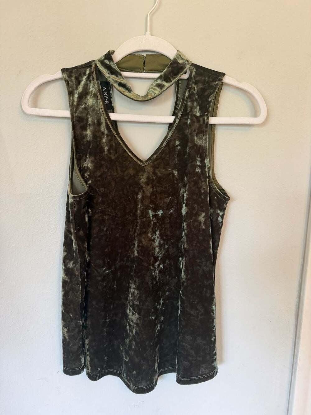 A. Byer Olive Green Crushed Velvet Sleeveless Mock Neck Tank Top